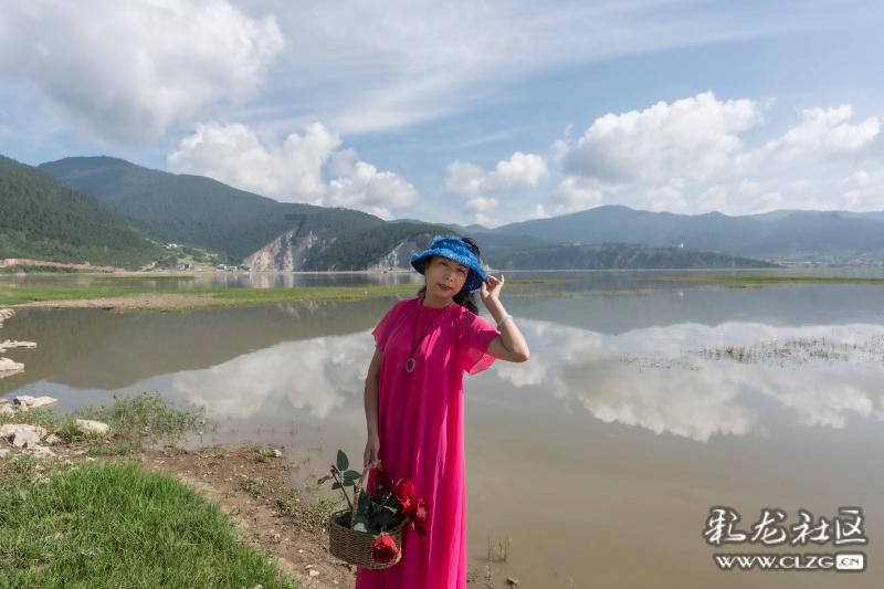 25岁中国女教师在美遭泼化学液体，网友愤怒：这种行为太恶劣了！